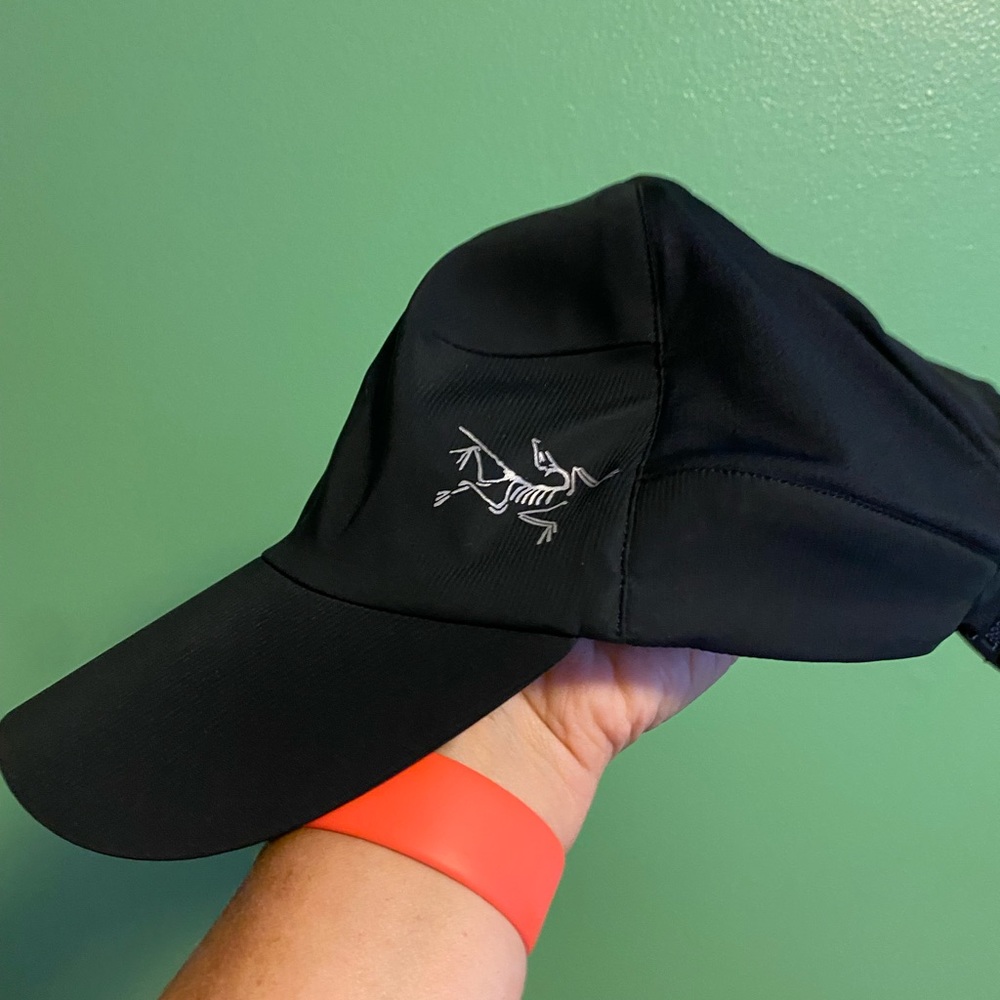 Arc’Teryx hat